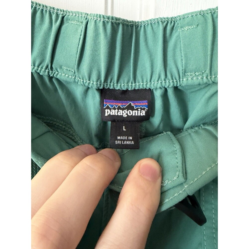 Patagonia Women's Outdoor Everyday Shorts 4" Heartleaf Green Cargo Size L Large - Picture 2 of 4